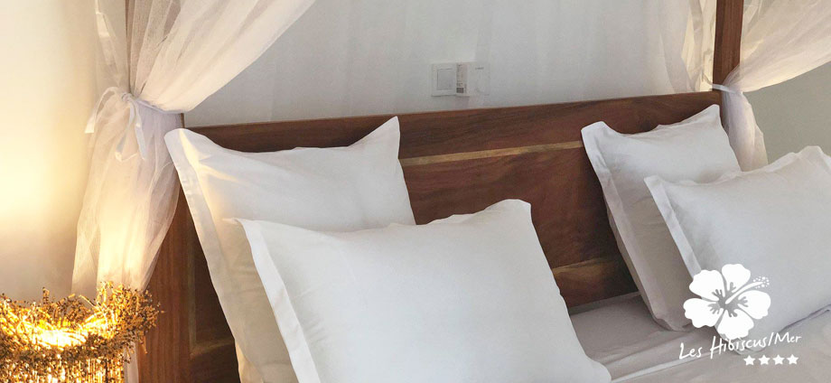 hotel bord de mer Sénégal Casamance hotel très confortable avec des chambres doubles et des suites en bord de mer accès directe à la plage, restaurants et bars activités